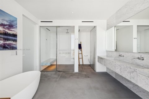 Condo in Hallandale Beach, Florida, 3 bedrooms  № 2039815 - photo 26