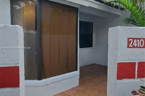 Купить таунхаус в Хомстед, Флорида 3 спальни, 104.52м2, № 2081706 - фото 3