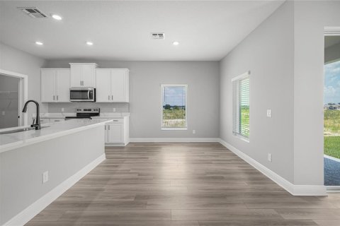 House in Lake Alfred, Florida 5 bedrooms, 228.63 sq.m. № 2094781 - photo 8