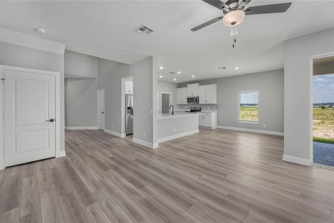 House in Lake Alfred, Florida 5 bedrooms, 228.63 sq.m. № 2094781 - photo 9