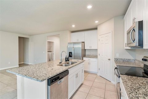 Casa en alquiler en Davenport, Florida, 3 dormitorios, 139.91 m2 № 1771517 - foto 8