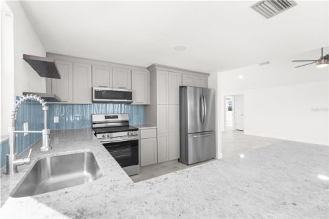 Casa en venta en Hudson, Florida, 2 dormitorios, 121.79 m2 № 1527246 - foto 11