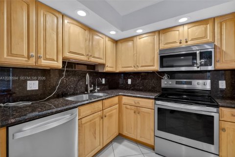 Copropriété à vendre à Pompano Beach, Floride: 3 chambres, 150.5 m2 № 2173545 - photo 7