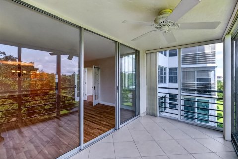 Copropriété à vendre à Pompano Beach, Floride: 3 chambres, 150.5 m2 № 2173545 - photo 25