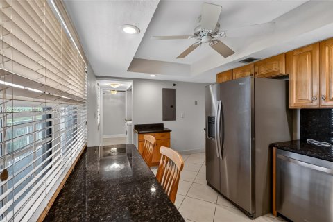Copropriété à vendre à Pompano Beach, Floride: 3 chambres, 150.5 m2 № 2173545 - photo 9