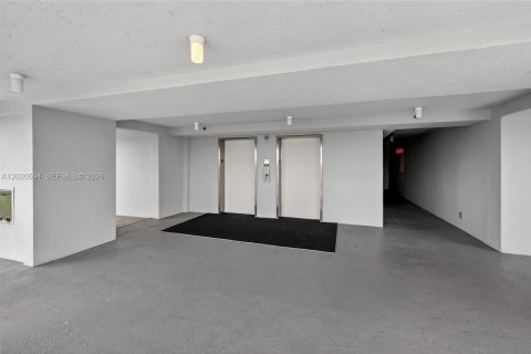 Copropriété à vendre à Pompano Beach, Floride: 3 chambres, 150.5 m2 № 2173545 - photo 26