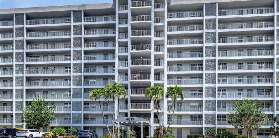 Condo à Pompano Beach, Floride, 3 chambres  № 2173545