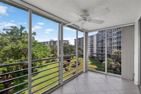 Copropriété à vendre à Pompano Beach, Floride: 3 chambres, 150.5 m2 № 2173545 - photo 24