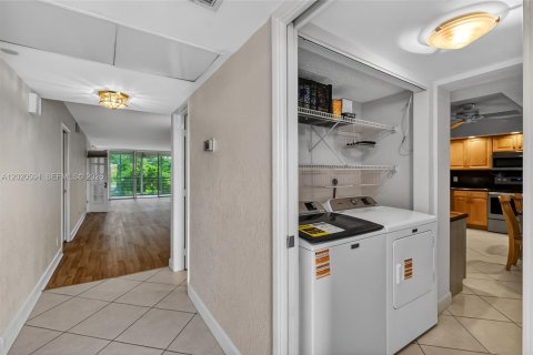 Copropriété à vendre à Pompano Beach, Floride: 3 chambres, 150.5 m2 № 2173545 - photo 11