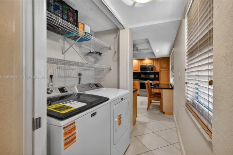 Copropriété à vendre à Pompano Beach, Floride: 3 chambres, 150.5 m2 № 2173545 - photo 10
