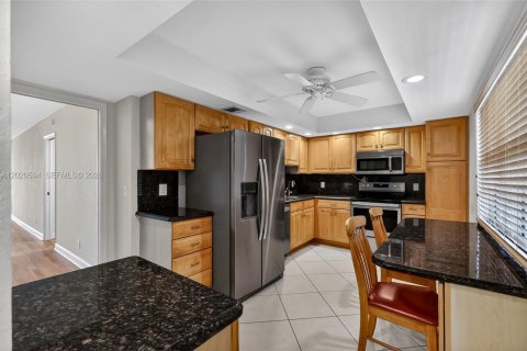 Copropriété à vendre à Pompano Beach, Floride: 3 chambres, 150.5 m2 № 2173545 - photo 6