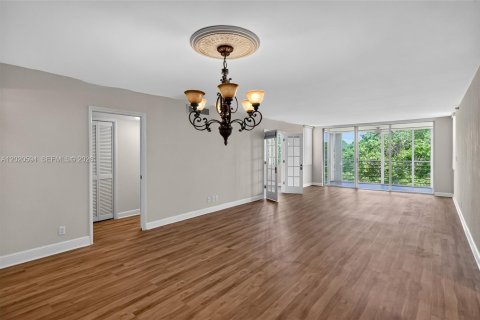 Copropriété à vendre à Pompano Beach, Floride: 3 chambres, 150.5 m2 № 2173545 - photo 2