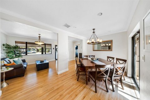 Купить виллу или дом в Майами-Спрингс, Флорида 4 спальни, 263.1м2, № 2049717 - фото 14