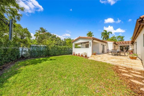 Купить виллу или дом в Майами-Спрингс, Флорида 4 спальни, 263.1м2, № 2049717 - фото 10