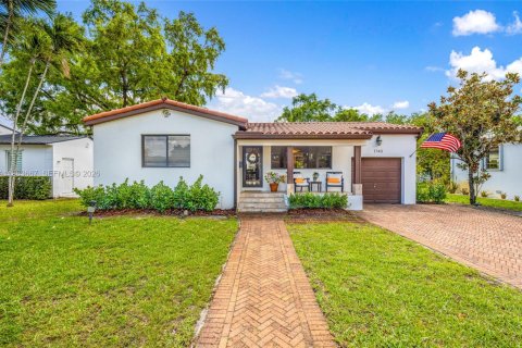 Купить виллу или дом в Майами-Спрингс, Флорида 4 спальни, 263.1м2, № 2049717 - фото 4