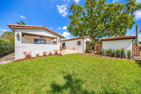 Купить виллу или дом в Майами-Спрингс, Флорида 4 спальни, 263.1м2, № 2049717 - фото 11