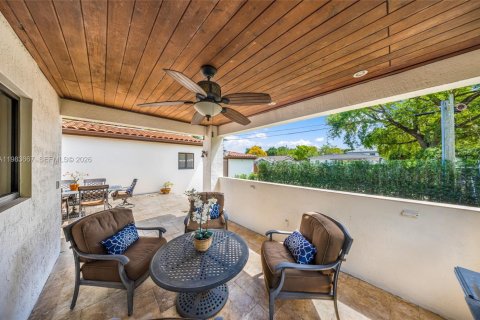 Купить виллу или дом в Майами-Спрингс, Флорида 4 спальни, 263.1м2, № 2049717 - фото 8