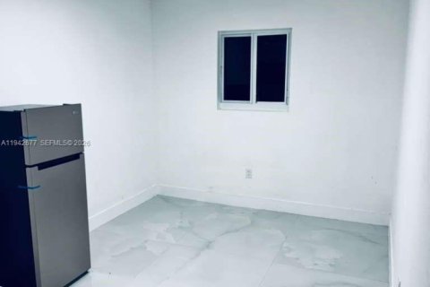 Immobilier commercial à louer à Fort Lauderdale, Floride: 1 chambre, 114.92 m2 № 2000283 - photo 3