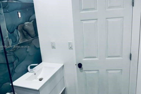 Immobilier commercial à Fort Lauderdale, Floride 1 chambre, 114.92 m2 № 2000283