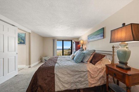 Condo in Belleair Beach, Florida, 2 bedrooms № 2425562 - photo 20