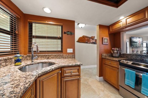 Condo in Belleair Beach, Florida, 2 bedrooms № 2425562 - photo 7