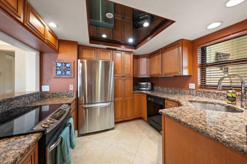 Condo in Belleair Beach, Florida, 2 bedrooms № 2425562 - photo 6