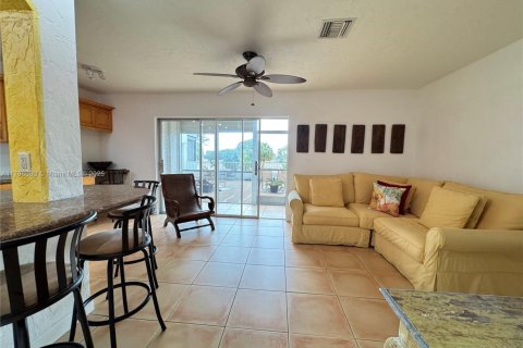 Copropriété à vendre à Hollywood, Floride: 1 chambre, 55.74 m2 № 1674210 - photo 4