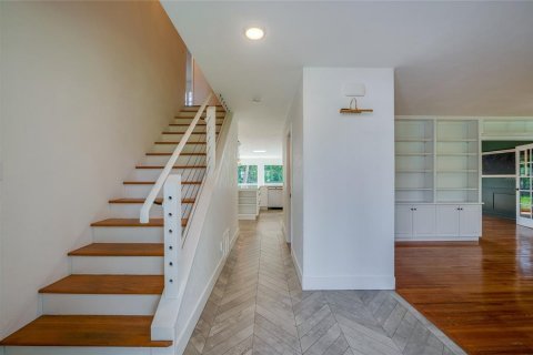 Casa en venta en Ormond Beach, Florida, 5 dormitorios, 289.11 m2 № 2386715 - foto 8