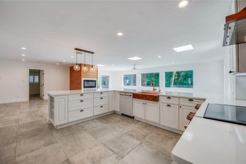Casa en venta en Ormond Beach, Florida, 5 dormitorios, 289.11 m2 № 2386715 - foto 15