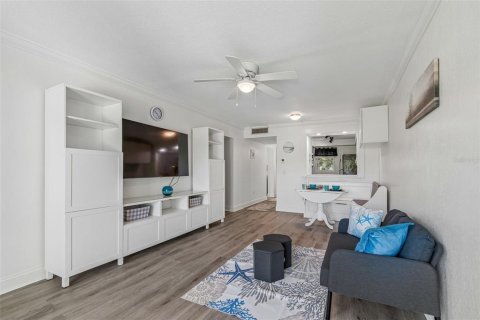 Condominio en venta en Saint Petersburg, Florida, 3 dormitorios, 105.91 m2 № 2195805 - foto 16