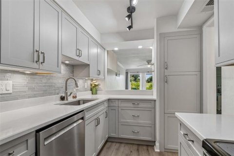 Condominio en venta en Saint Petersburg, Florida, 3 dormitorios, 105.91 m2 № 2195805 - foto 21