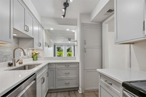 Condominio en venta en Saint Petersburg, Florida, 3 dormitorios, 105.91 m2 № 2195805 - foto 22