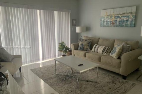 Condo in Lauderdale-by-the-Sea, Florida, 1 bedroom  № 1994389 - photo 22