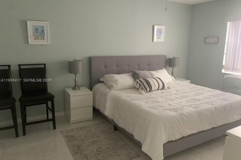 Condo in Lauderdale-by-the-Sea, Florida, 1 bedroom  № 1994389 - photo 27