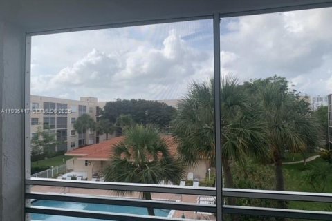 Condo in Lauderdale-by-the-Sea, Florida, 1 bedroom  № 1994389 - photo 20