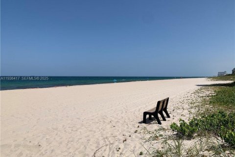 Condo in Lauderdale-by-the-Sea, Florida, 1 bedroom  № 1994389 - photo 15