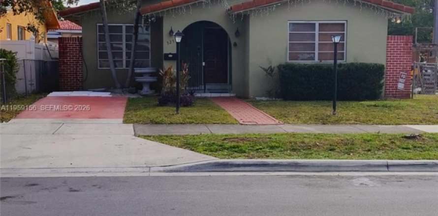 Дом в Майами, Флорида 2 спальни, 159.98м2 № 2017871