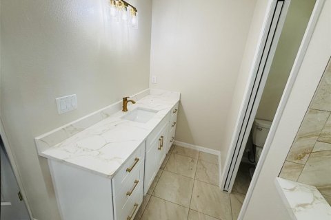 Villa ou maison à vendre à Weeki Wachee, Floride: 3 chambres, 156.26 m2 № 2321500 - photo 25