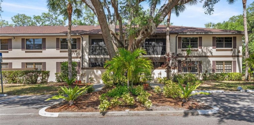 Condominio en Port Charlotte, Florida, 2 dormitorios № 1657379