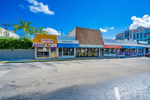 Propiedad comercial en venta en Fort Lauderdale, Florida № 1966975 - foto 13