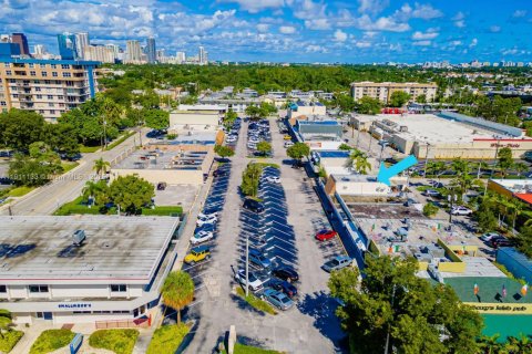Propiedad comercial en venta en Fort Lauderdale, Florida № 1966975 - foto 11