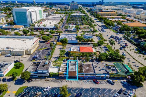 Propiedad comercial en venta en Fort Lauderdale, Florida № 1966975 - foto 7