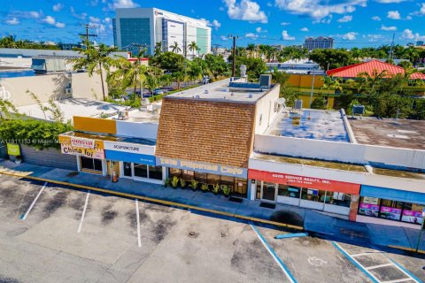 Propiedad comercial en venta en Fort Lauderdale, Florida № 1966975 - foto 2