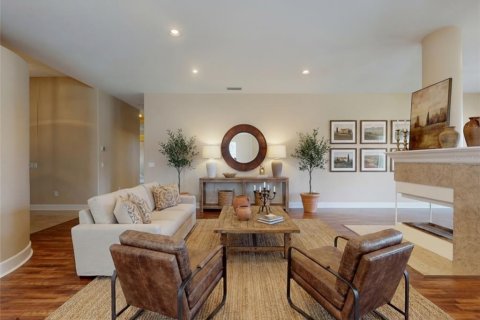 House in Ormond Beach, Florida 4 bedrooms, 213.21 sq.m. № 2132600 - photo 5