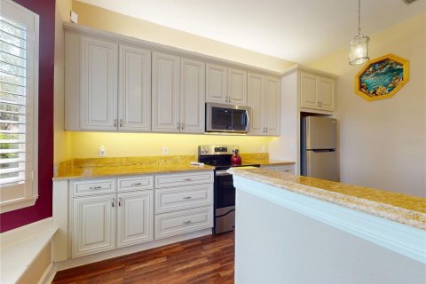 House in Ormond Beach, Florida 4 bedrooms, 213.21 sq.m. № 2132600 - photo 13