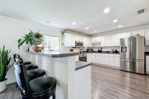 Купить виллу или дом в Гибсонтон, Флорида 4 комнаты, 200.11м2, № 2403448 - фото 7