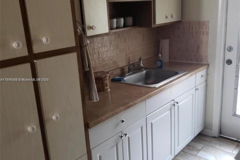 Купить кондоминиум в Майами-Бич, Флорида 1 спальня, 64.01м2, № 1948505 - фото 11