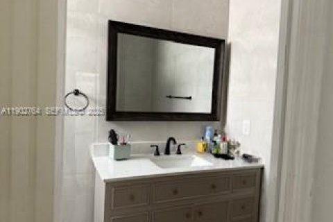 Снять в аренду коммерческую недвижимость в Мирамар, Флорида 1 спальня, 173.36м2, № 1956714 - фото 4