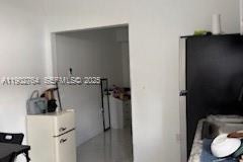 Снять в аренду коммерческую недвижимость в Мирамар, Флорида 1 спальня, 173.36м2, № 1956714 - фото 5