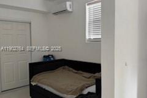 Снять в аренду коммерческую недвижимость в Мирамар, Флорида 1 спальня, 173.36м2, № 1956714 - фото 6